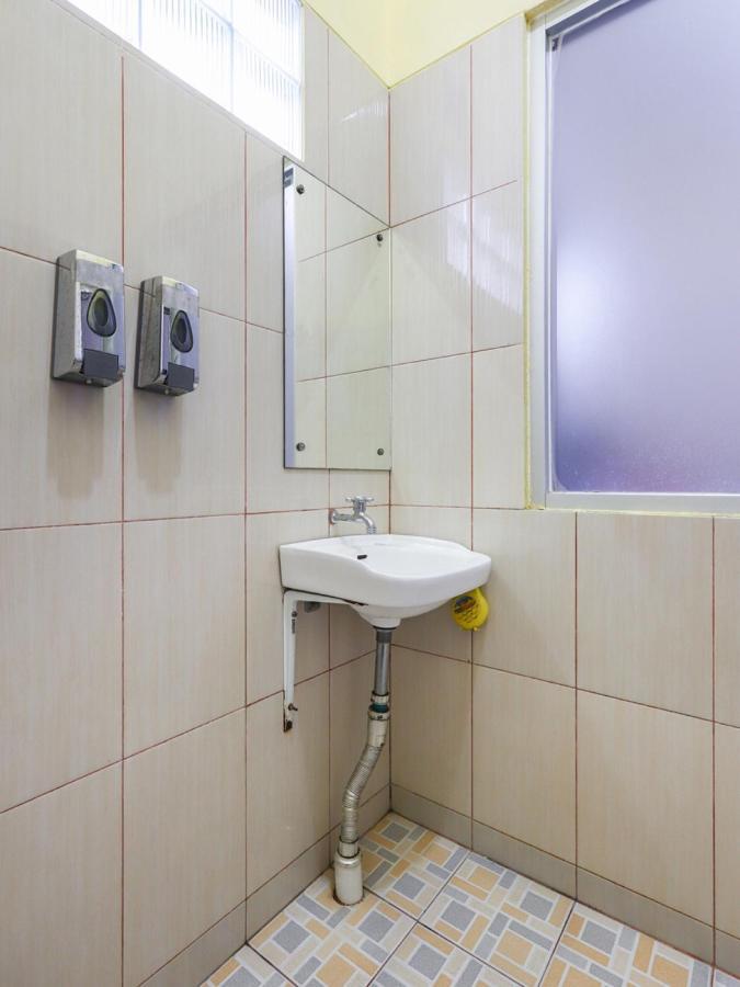 Oyo 3830 Dfarys Gh Syariah Ξενοδοχείο Μπαλικπαπάν Εξωτερικό φωτογραφία